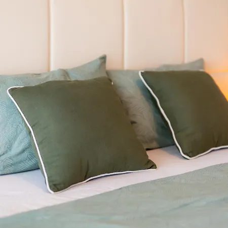 New Atlantic Homes Heated Pool - 阿德耶