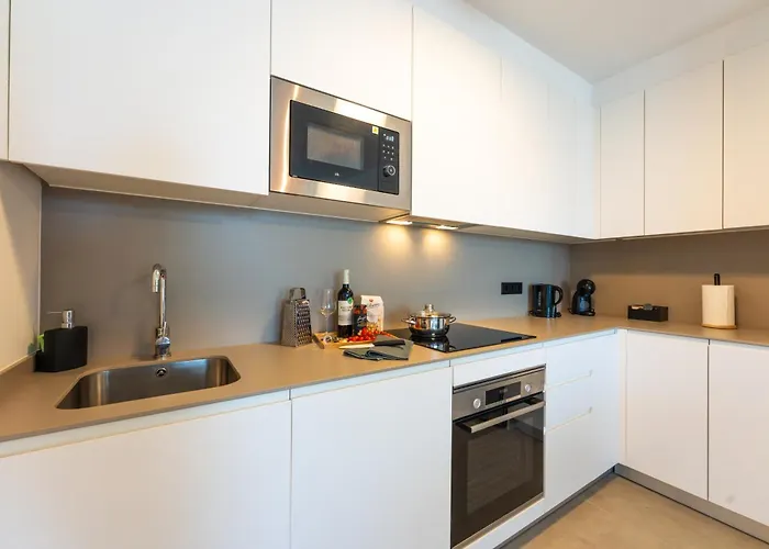 New Atlantic Homes Heated Pool - * アデヘ