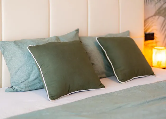 New Atlantic Homes Heated Pool - アデヘ